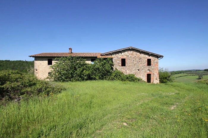 Casa con 10 locali in vendita in Strada Vicinale di Campo a Peri, Poggibonsi