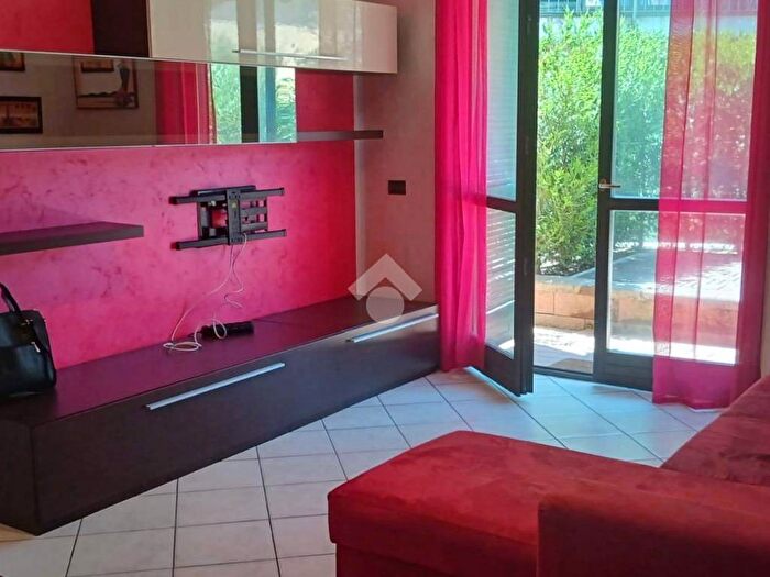 Appartamento bilocale in affitto in Via Odescalchi, Cagno, Solbiate con Cagno