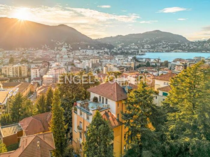 Appartamento trilocale in vendita in Como