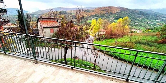 Appartamento con 5 locali in vendita in Via Battista di Loria, SantAgata Di Esaro