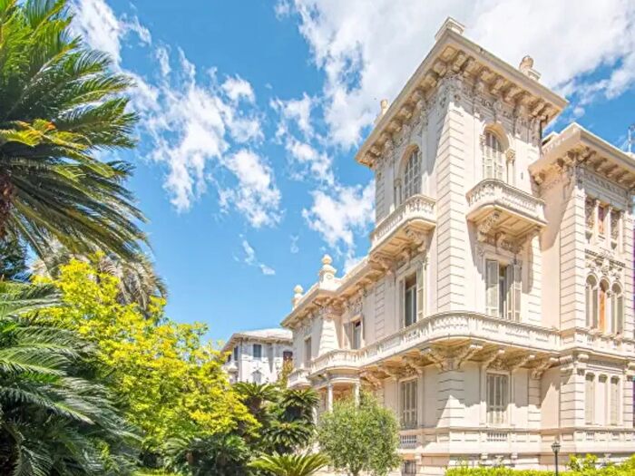 Appartamento trilocale in vendita in Corso Genova, Chiavari