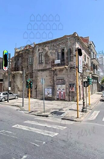 Casa con 9 locali in vendita in Via Roma, Barcellona Pozzo Di Gotto