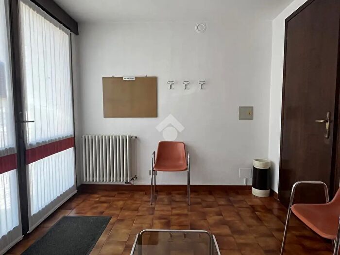 Appartamento bilocale in vendita in Piazza Vittorio Emanuele, Uggiate con Ronago