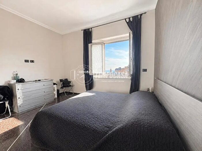 Appartamento quadrilocale in vendita in Via San Bartolomeo del Fossato a, Genova