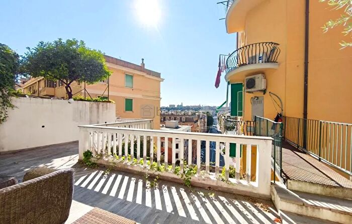 Appartamento con 9 locali in vendita in Via Nizza, Genova