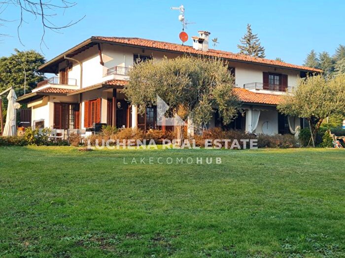 Casa con 5 locali in affitto in Via Crotto Urago, Centro, Montorfano