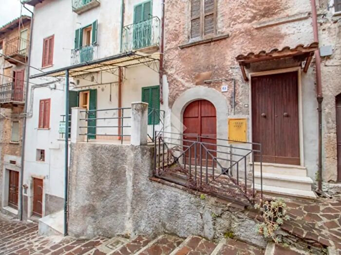Appartamento trilocale in vendita in Via del Castello, Antrodoco
