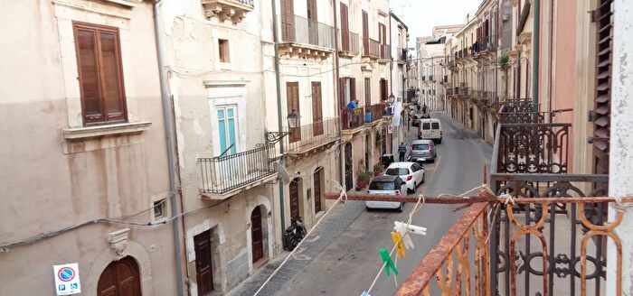 Appartamento con 5 locali in vendita in Via Vittorio Veneto Siracusa, Siracusa