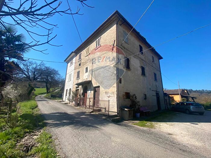 Casa con 10 locali in vendita in Citta Di Castello