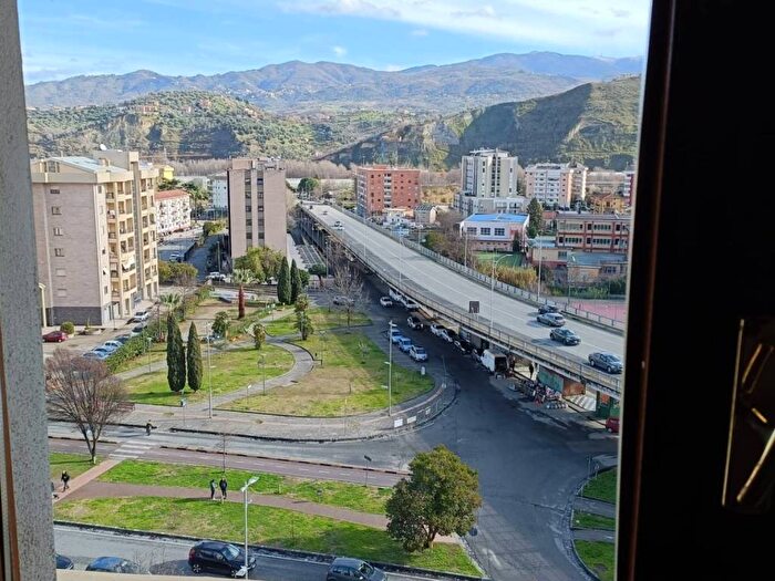 Appartamento bilocale in affitto in Viale Sergio Cosmai, Panebianco Tribunale, Cosenza