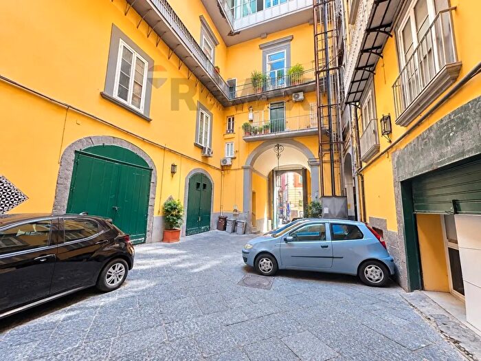 Appartamento monolocale in affitto in Via Santa Maria di Costantinopoli, Napoli