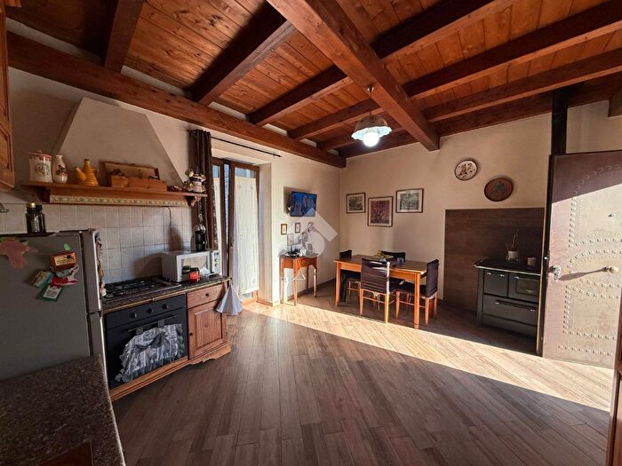 Appartamento trilocale in vendita in Via Roma, Durazzano