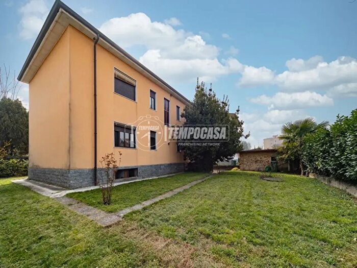 Case in Vendita e in Affitto - 2