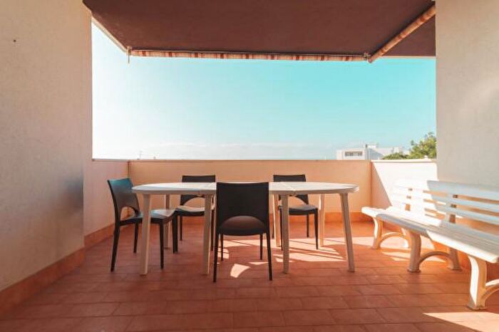 Appartamento trilocale in vendita in Viale Saturno, Lesina