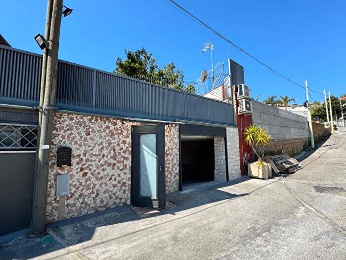 Appartamento bilocale in affitto in Via Sartania, Pianura, Napoli