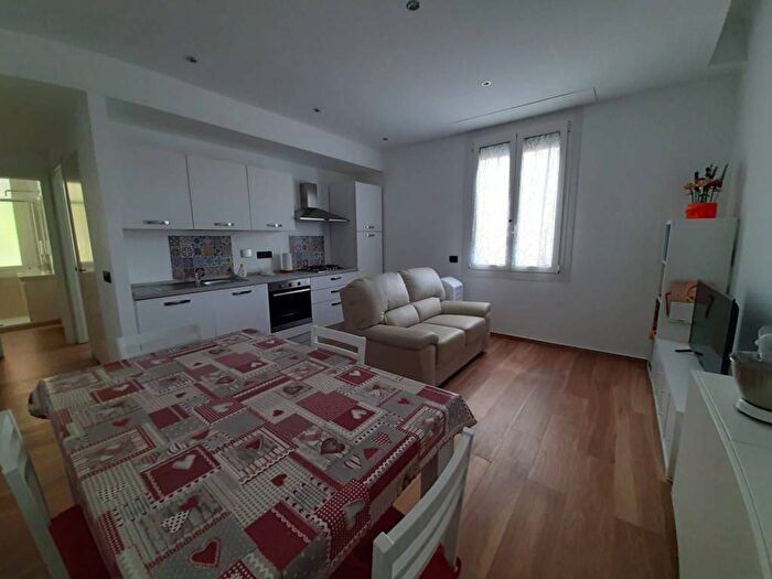 Appartamento quadrilocale in affitto in Via Gorizia, Sturla, Genova