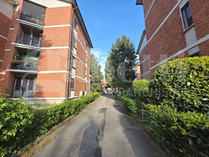 Appartamento trilocale in vendita in Via Forlì, Sesto San Giovanni