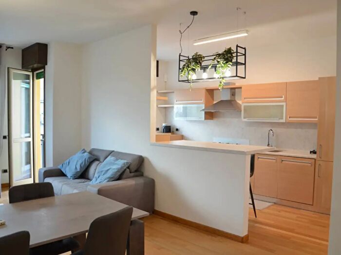 Appartamento trilocale in vendita in Via Ruggero Leoncavallo, Milano