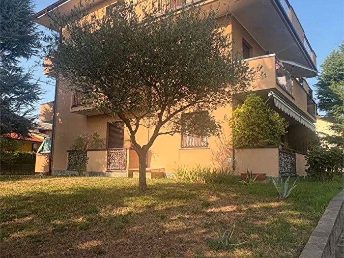 Appartamento trilocale in vendita in Via Asiago, Calusco d'Adda