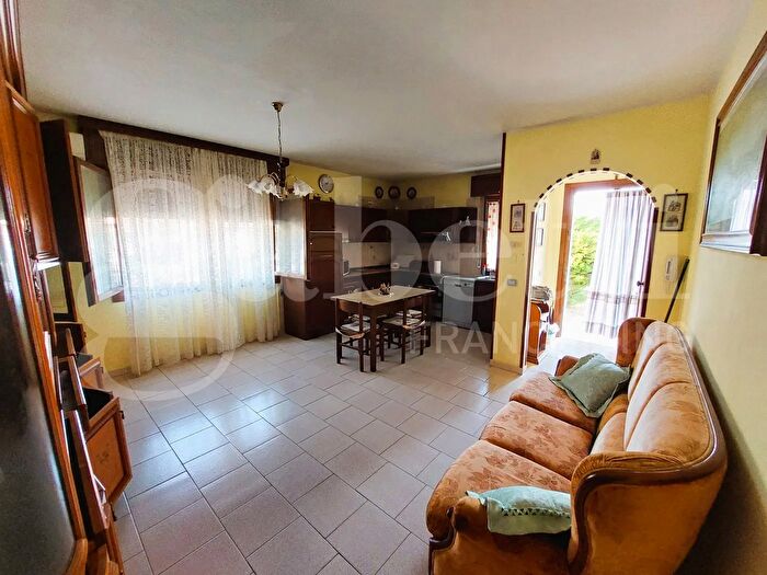 Appartamento trilocale in vendita in Taglio Di Po