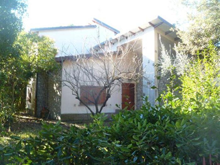 Casa con 6 locali in vendita in Via Lungolago, Castiglione Del Lago
