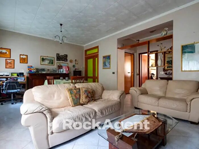 Casa con 6 locali in vendita in Via Angitola, Catanzaro