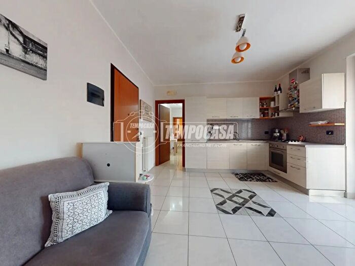 Appartamento bilocale in vendita in Via Sammichele, Casamassima