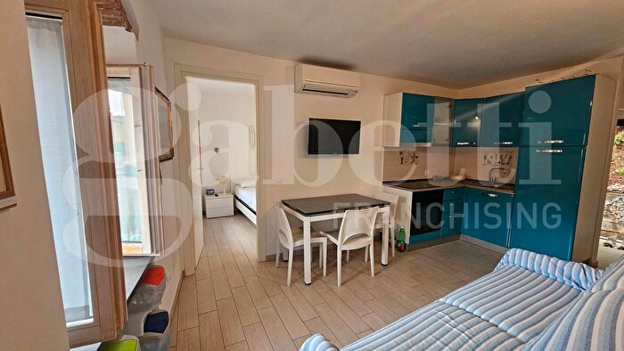 Appartamento trilocale in vendita in Porto Azzurro