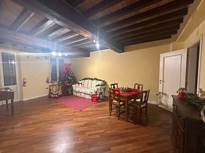 Appartamento quadrilocale in affitto in GALLUCCI, Centro Storico, Modena