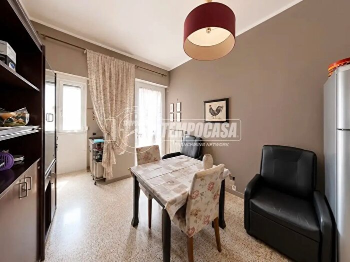 Appartamento trilocale in vendita in Via Forlì, Torino