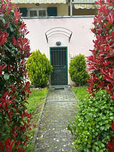 Casa con 7 locali in vendita in Ameglia