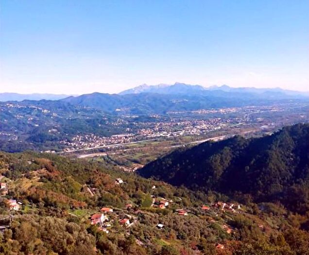 Appartamento quadrilocale in affitto in Via Cadro, Follo