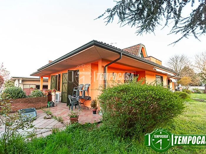 Casa bilocale in vendita in Viale Pietro Nenni, Codogno