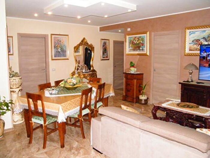 Appartamento con 5 locali in vendita in Via Sardegna, Alatri