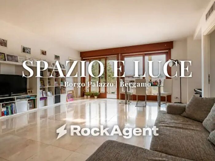 Appartamento quadrilocale in vendita in Via Madonna della Neve, Bergamo