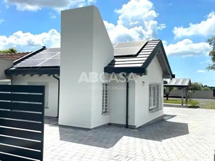 Casa trilocale in vendita in Via Giuseppe Verdi, Lariano