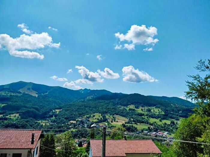 Casa quadrilocale in vendita in Via Carlo Cattaneo, Centro Valle Intelvi
