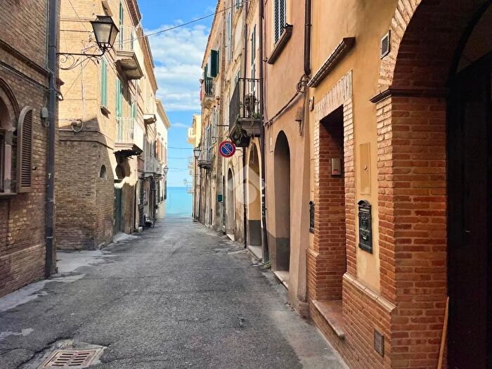 Casa con 5 locali in vendita in Via Giacinto Barbarotta, Vasto