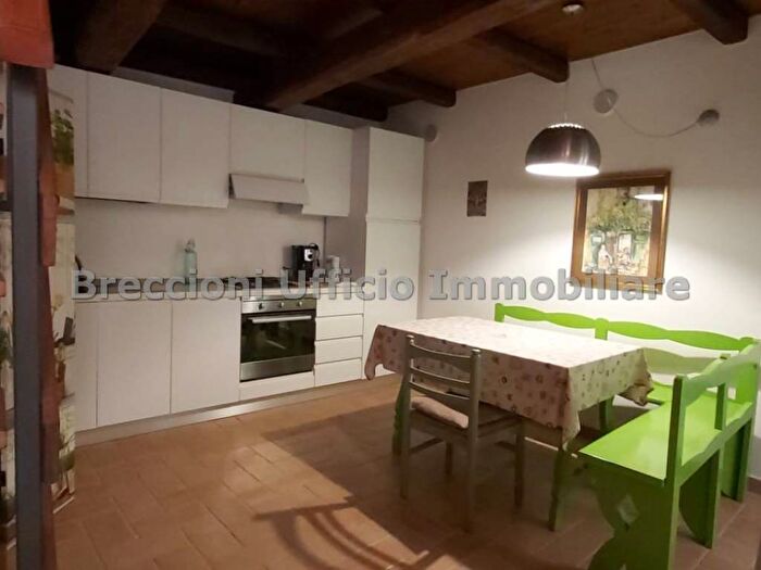 Casa trilocale in affitto in Via Camillo Benso di Cavour, Centro, Trevi