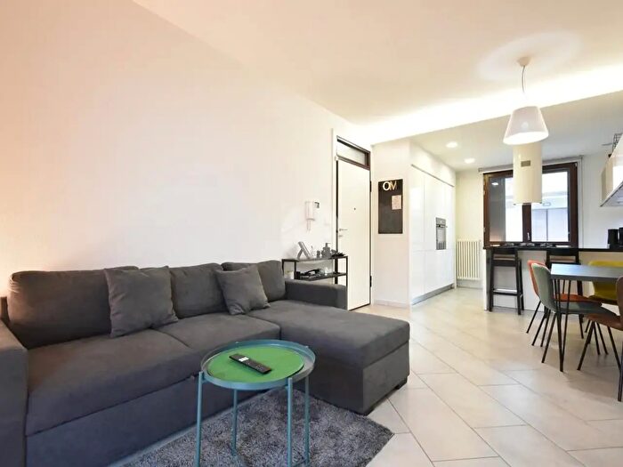 Appartamento trilocale in vendita in Via Uso, Santarcangelo Di Romagna