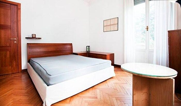 Appartamento trilocale in affitto in Via George Washington, Solari, Milano
