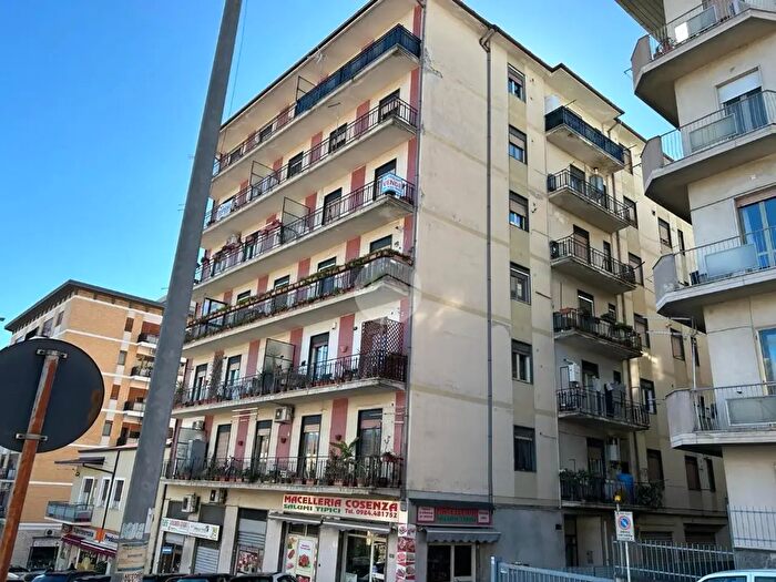 Appartamento quadrilocale in affitto in Via Pasquale Rebecchi, Cosenza