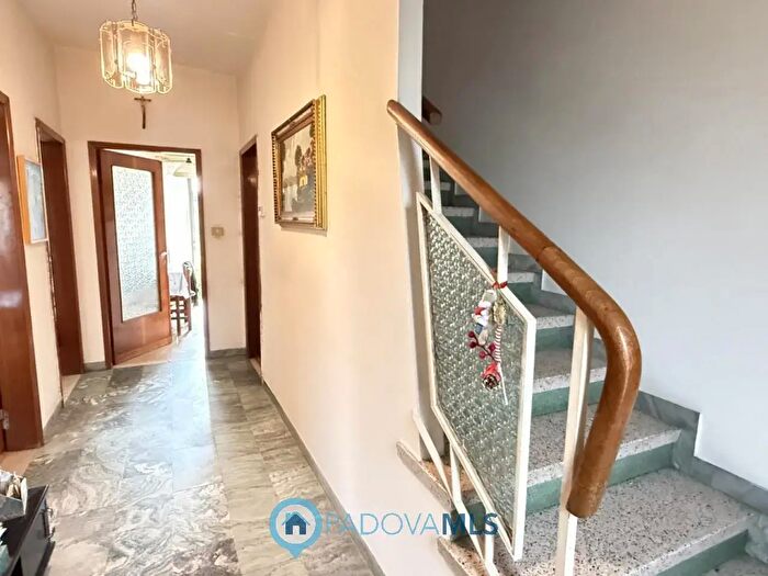 Casa quadrilocale in vendita in Via Natisone, Padova
