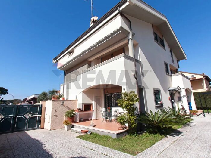 Casa con 5 locali in vendita in Anzio