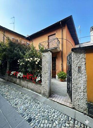 Casa trilocale in vendita in Via Malaspina, Godiasco Salice Terme
