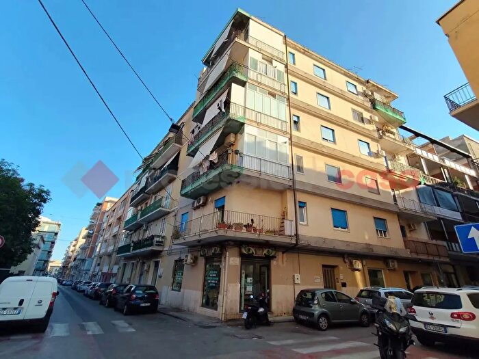 Appartamento con 5 locali in vendita in Via Eschilo, Siracusa