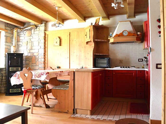 Appartamento trilocale in affitto in Via Oxabek, Centro, Roana