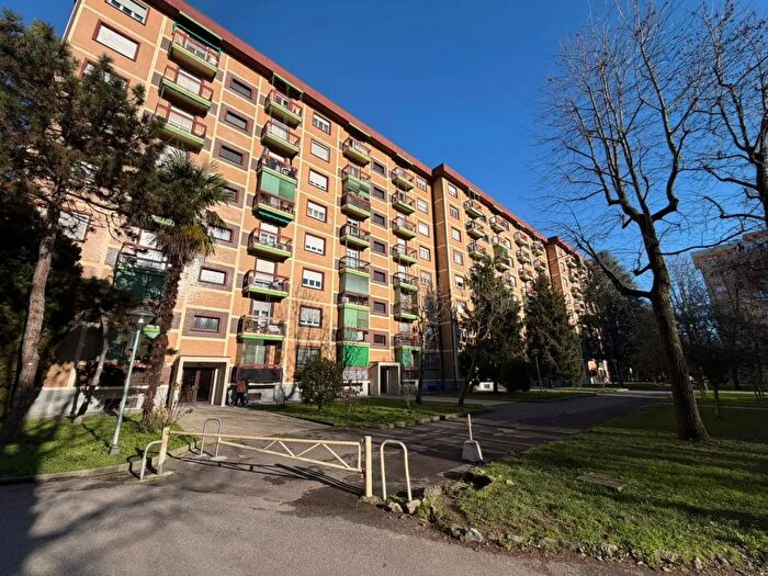 Appartamento trilocale in vendita in Via Appennini, Milano