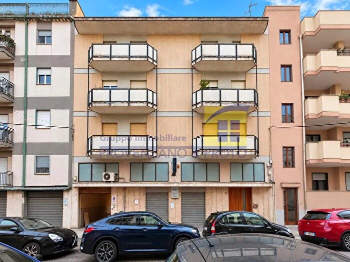 Appartamento trilocale in vendita in Via Romolo, Brindisi