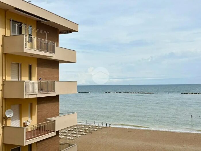 Appartamento quadrilocale in vendita in Viale Giosue' Carducci, Cesenatico